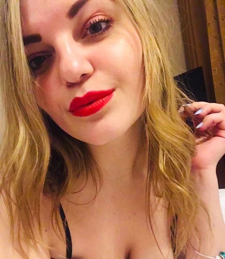 Надежда привлекальеная девушка из Озеры цена от 3500 руб