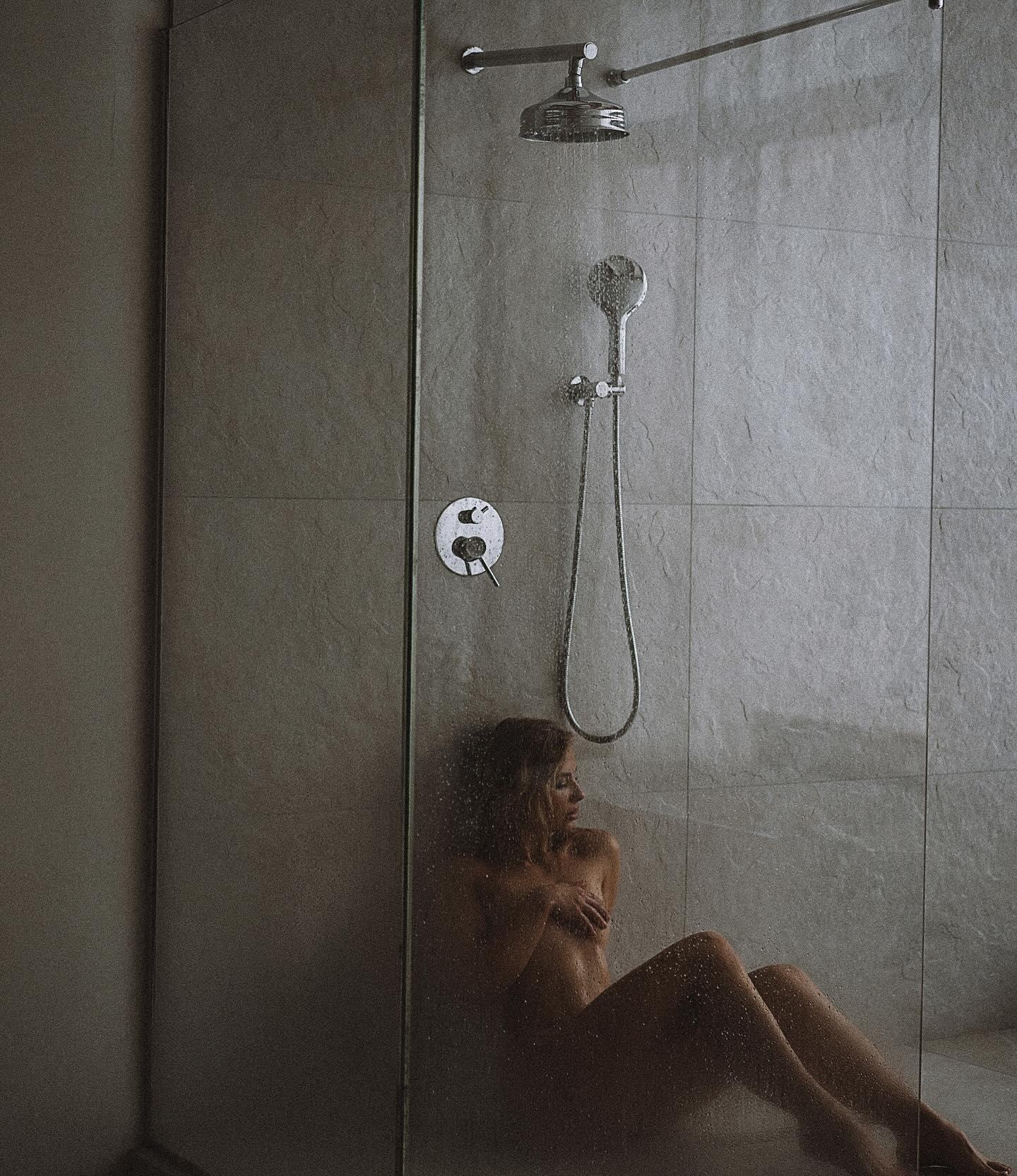 Джулиана привлекальеная девушка из Озеры цена от 4000 руб