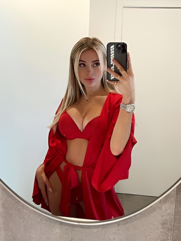 Галина привлекательная девушка из Озеры цена от 1500 руб