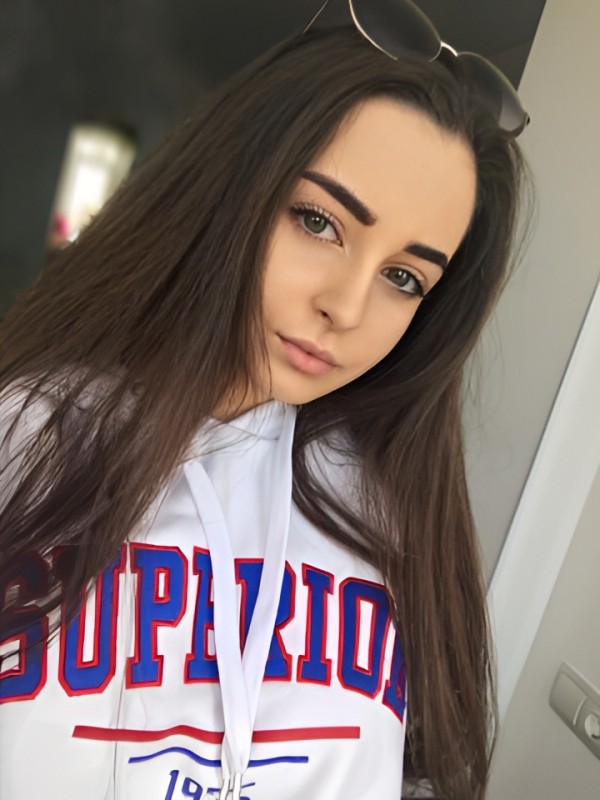 Рената привлекательная девушка из Озеры цена от 3000 руб