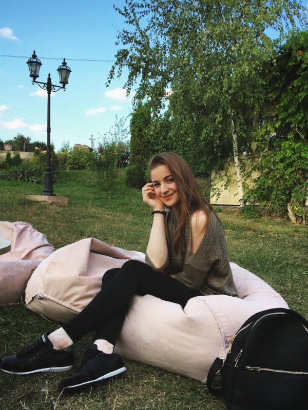 Олька привлекательная девушка из Озеры цена от 3500 руб